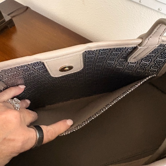 Tory Burch Gemini Link tote - Picture 6 of 8